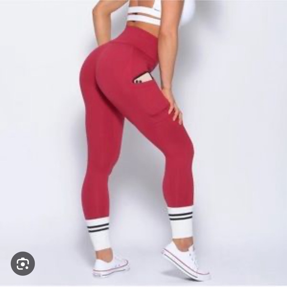 Bombshell Sportswear red with white ankle sock leggings size small